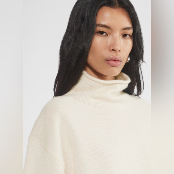 Aritzia Cashmere Mockneck Women's Cream Knit Turtleneck Cozy Sweater Sz XS - Picture 4 of 11
